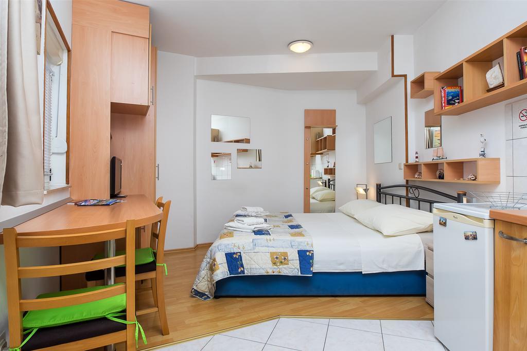 Guesthouse Teta Palmina Split Exteriör bild